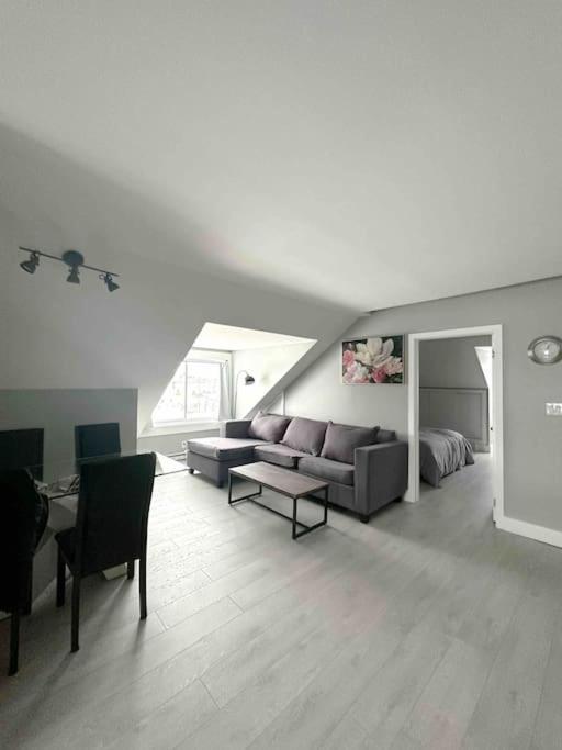Unique Modern Luxury 2 Bedroom Apartment Rental Chapleau エクステリア 写真